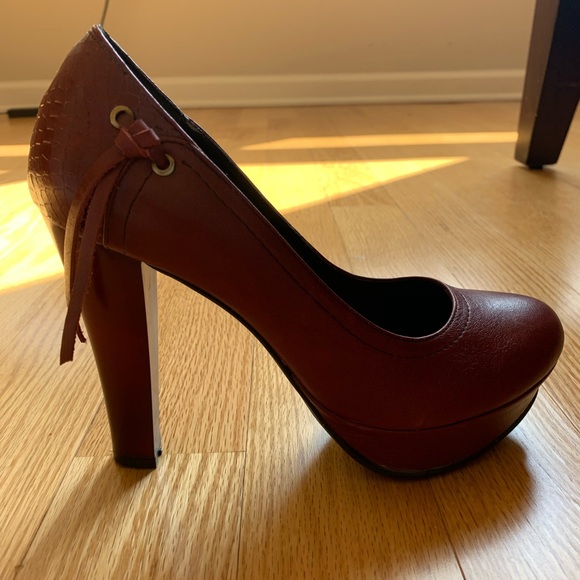 They are new burgundy shoes, never worn! - Picture 3 of 5